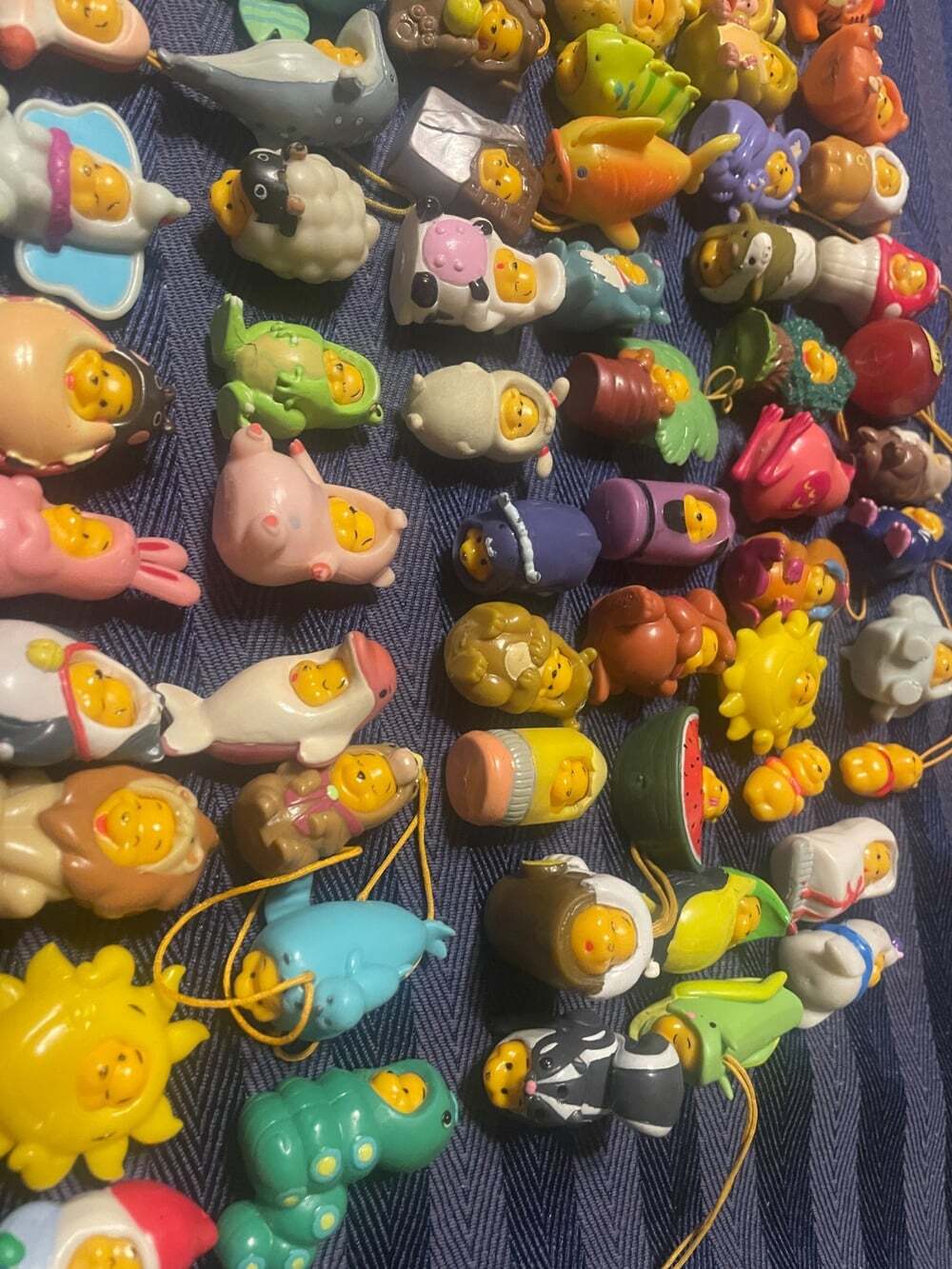 VTG Peek-a-Pooh Phone Charms Lot of 100 Mini Collectibles Winnie The Pooh - Picture 6 of 10